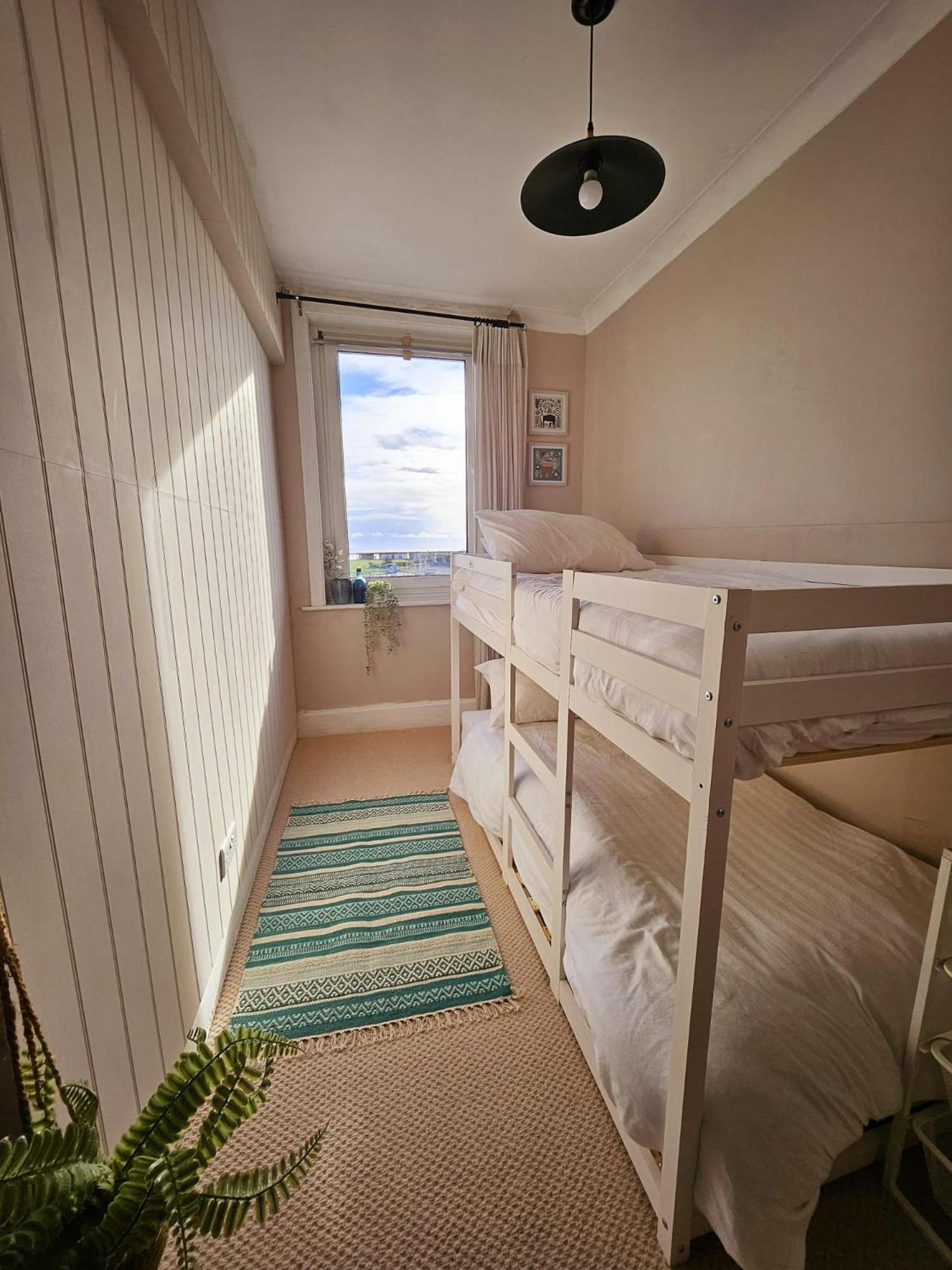 Seaview 2 Bedroom Apartment Littlehampton Exterior photo